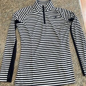 Piper three-quarter zip size extra small🐴